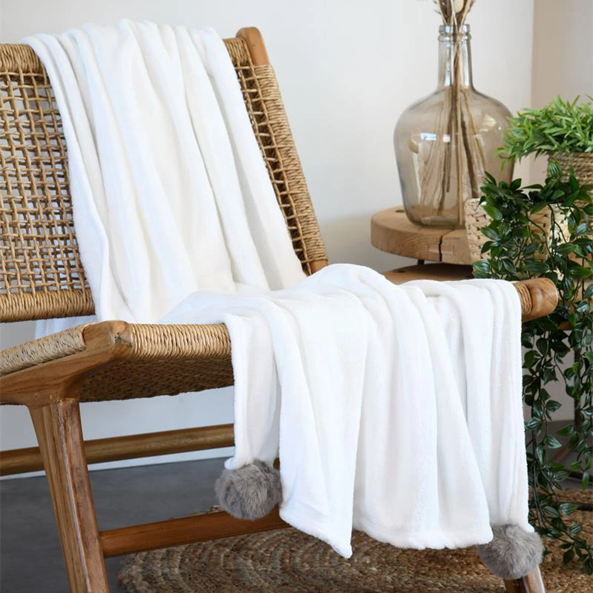 Plaid Mellow à Pompons Blanc 130 X 160 Cm – Image 2