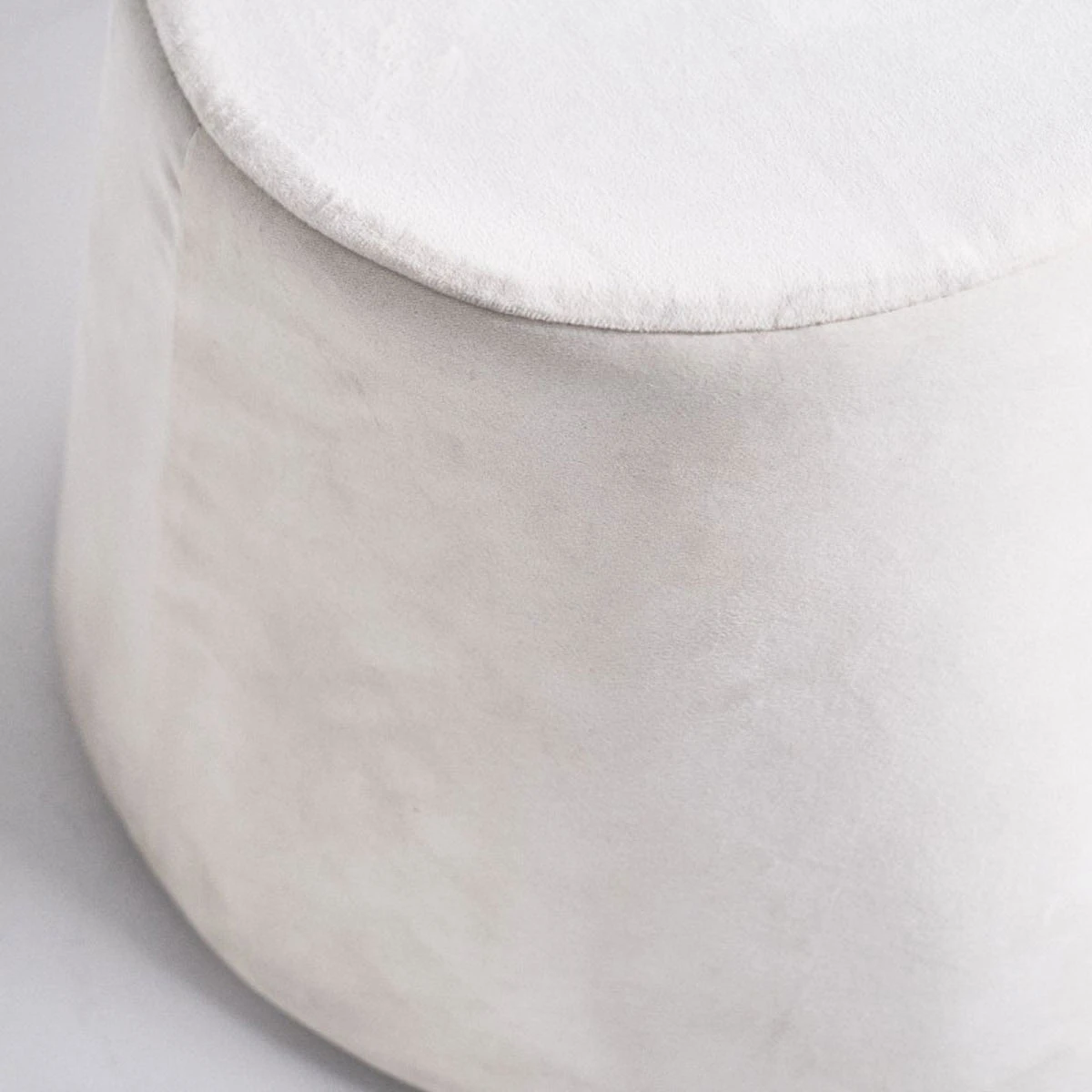 Pouf Stockholm En Velours Couleur Craie 31.5 X 34 X 46.5 Cm