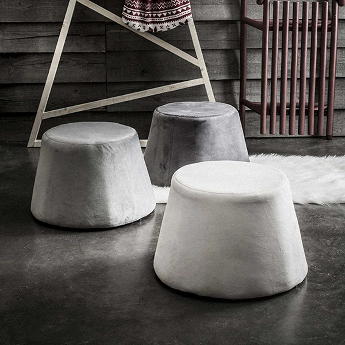 Pouf Stockholm En Velours Gris 31.5 X 34 X 46.5 Cm – Image 3