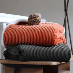 Plaid Ernest En Velours Cotelé Gris 130 X 150 Cm