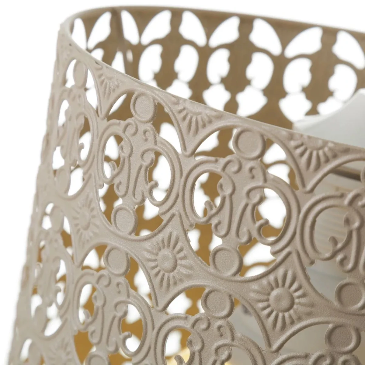 Lustre Motif Ajouré En Métal Beige 24.5 X 23 Cm – Image 2
